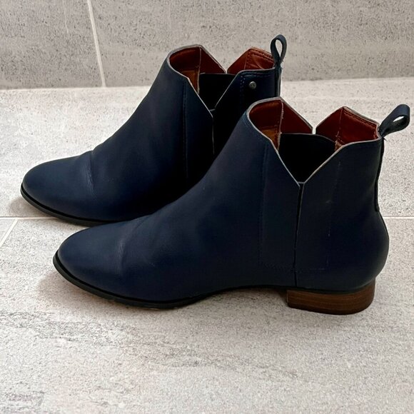 Matt & Nat Navy Blue Newman Vegan Leather Ankle Boot Size 6.5 (Chelsea Boot) - Picture 6 of 13